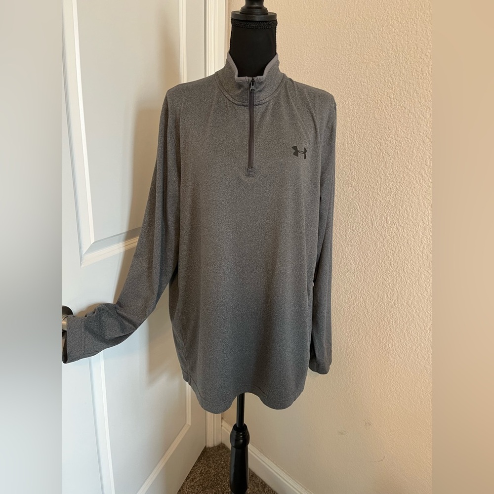 Under Armor Loose Lightweight Coldgear Gray Jacket
Sz XL 1/4 Zip Pullover
